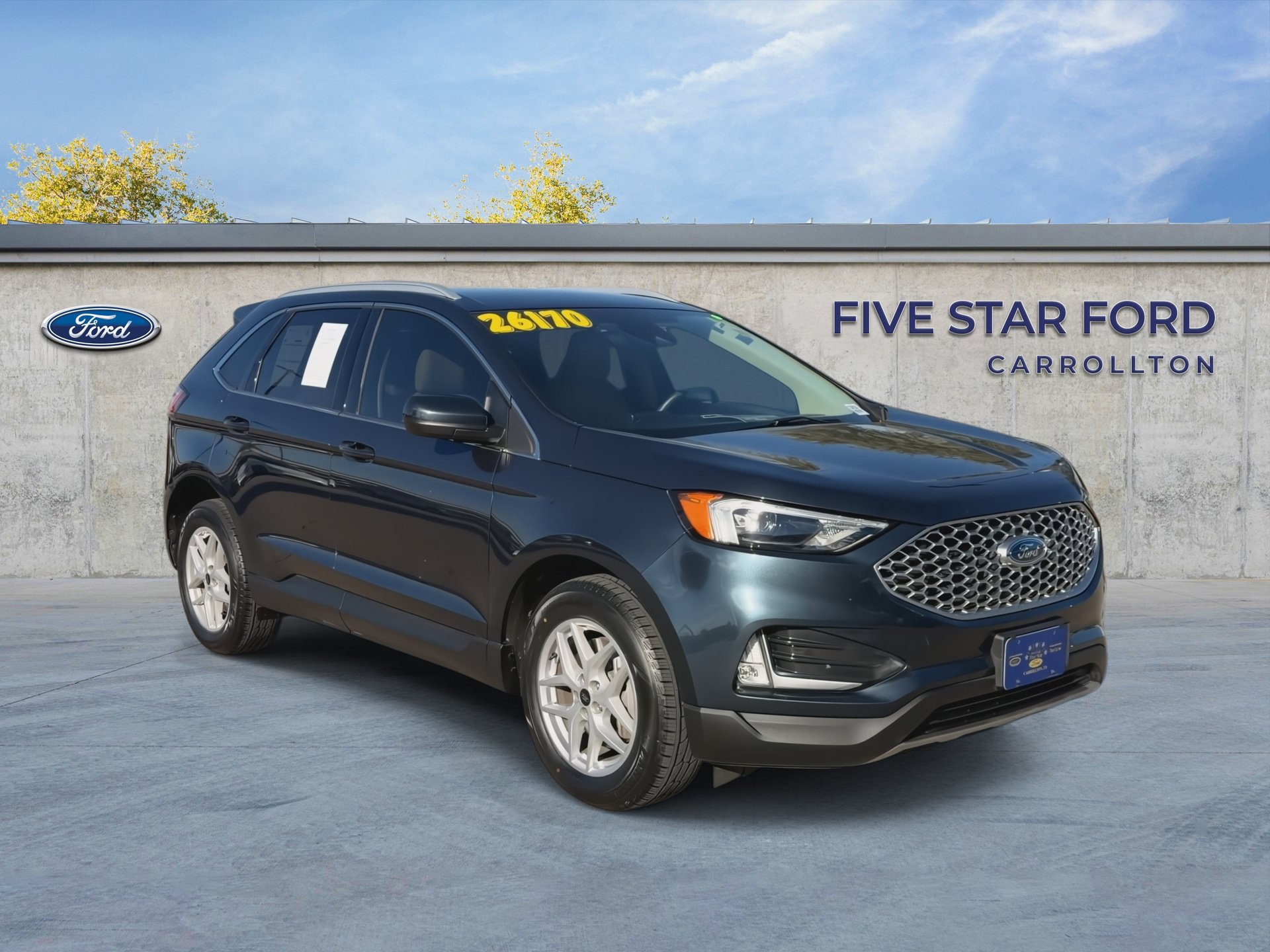 Certified 2024 Ford Edge SEL w/ Convenience Package AWD/4WD image 2