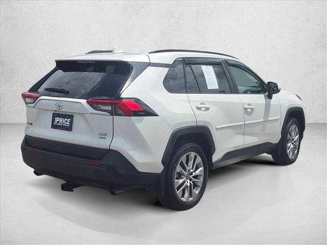 Used 2022 Toyota RAV4 XLE Premium AWD/4WD image 5