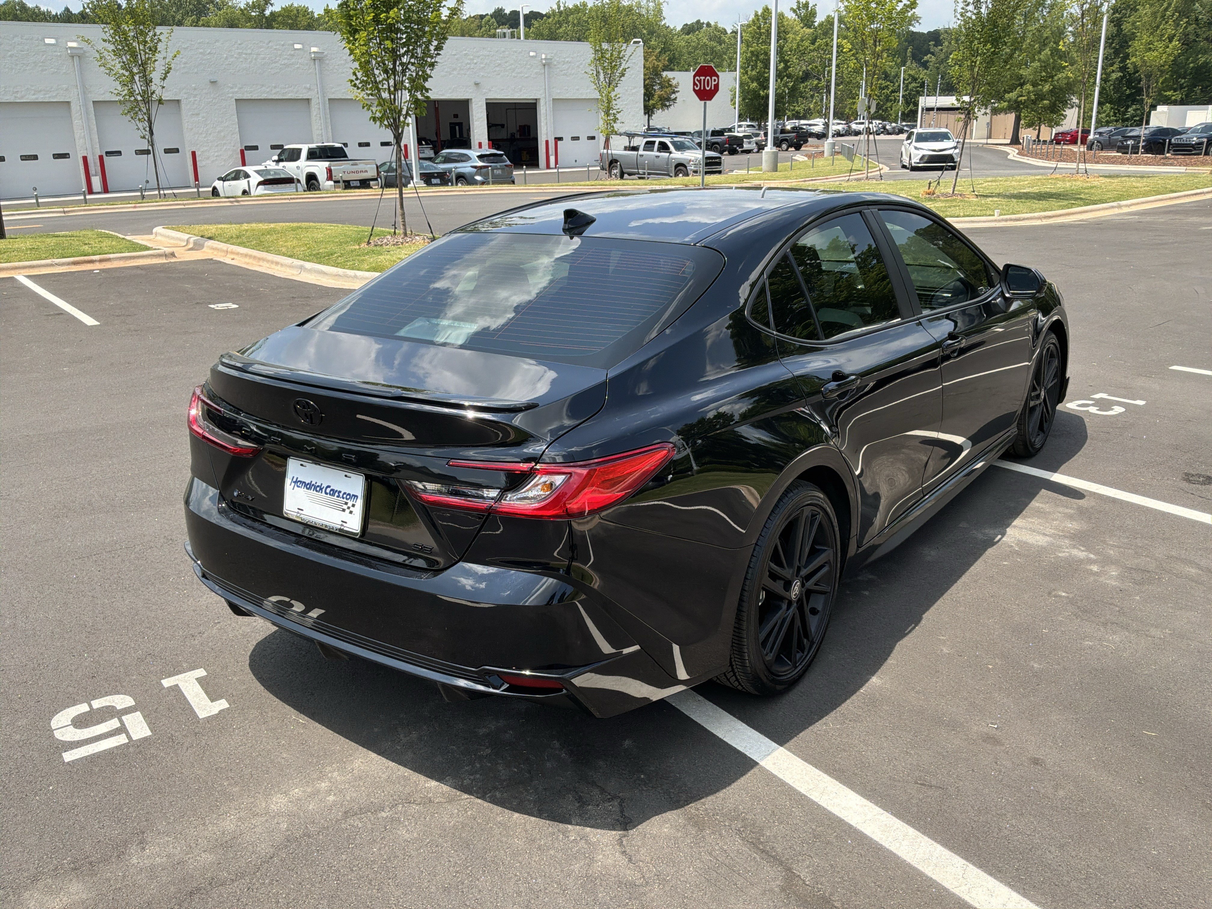 Used 2026 Toyota Camry Hybrid FWD image 10