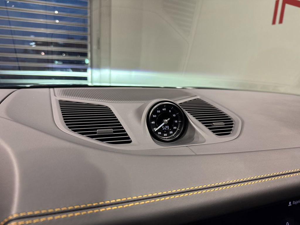 Used 2025 Porsche Cayenne GTS AWD/4WD image 24