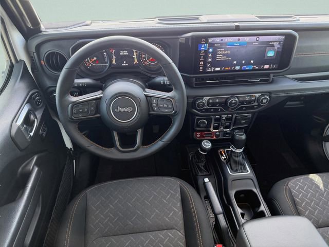 Used 2025 Jeep Gladiator Mojave w/ Convenience Group image 16
