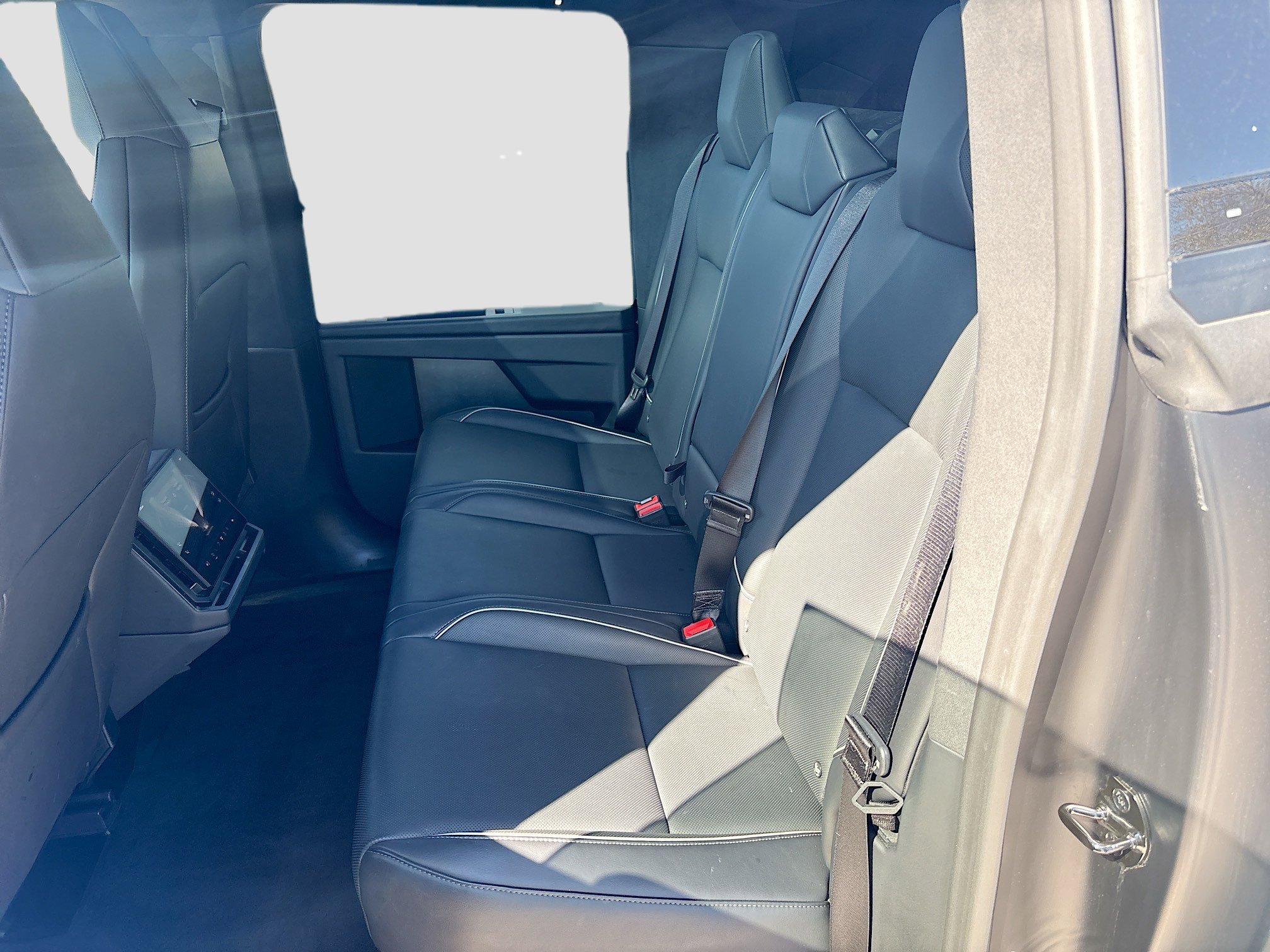 Used 2024 Tesla Cybertruck AWD Crew Cab image 18