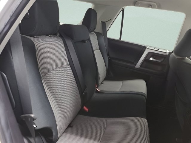 Used 2016 Toyota 4Runner SR5 AWD/4WD image 17