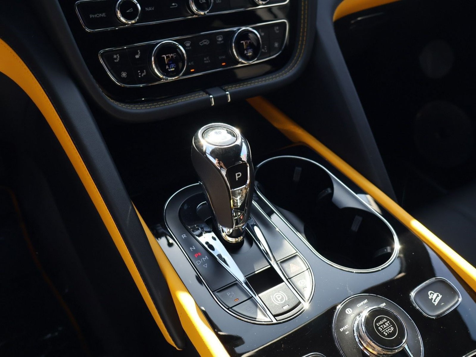 Certified 2025 Bentley Bentayga AWD/4WD image 20