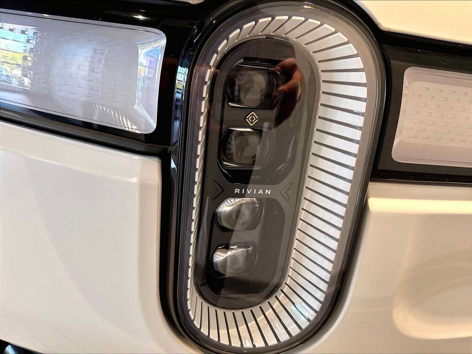 Used 2024 Rivian R1S Adventure Dual AWD/4WD image 16