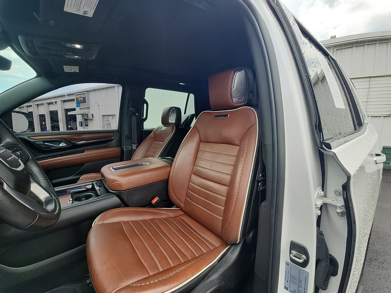 Used 2023 GMC Yukon Denali Ultimate AWD/4WD image 22
