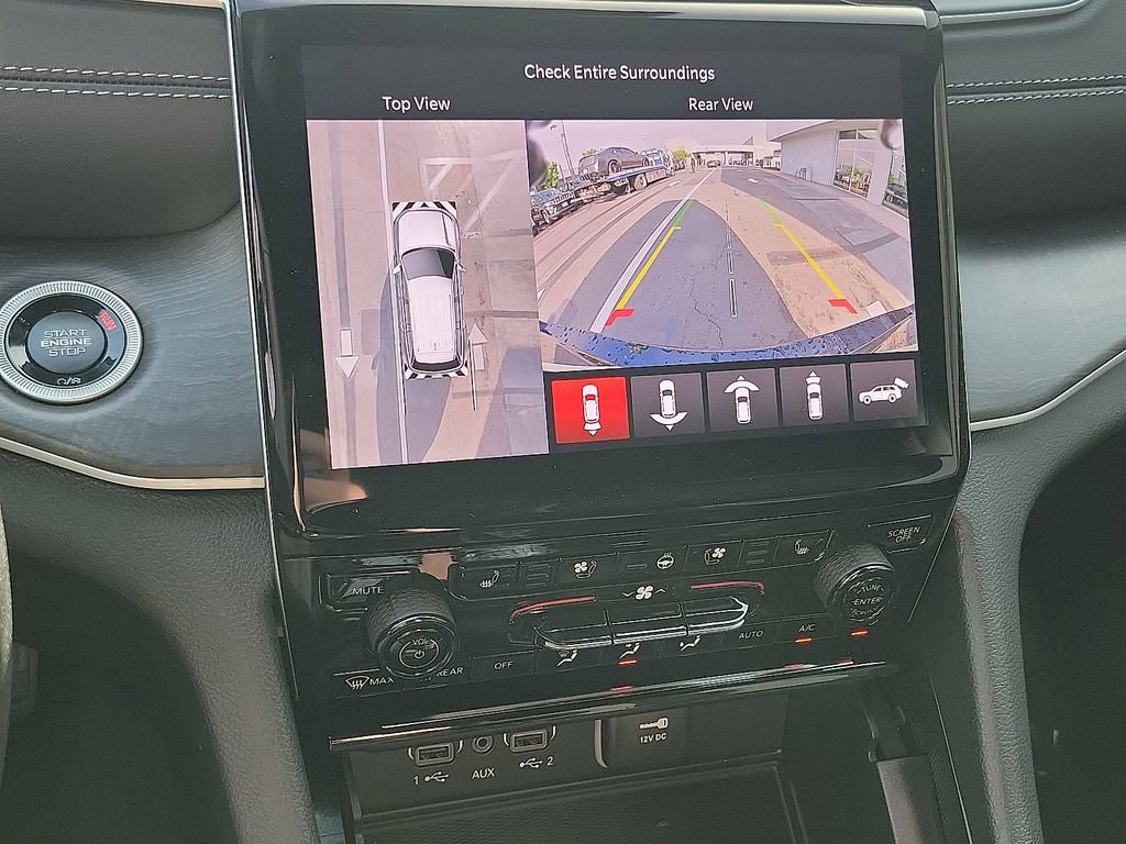 Used 2025 Jeep Grand Cherokee L Limited w/ Luxury Tech Group II image 9