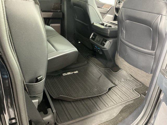 Used 2022 Ford F150 Lightning Lariat image 12