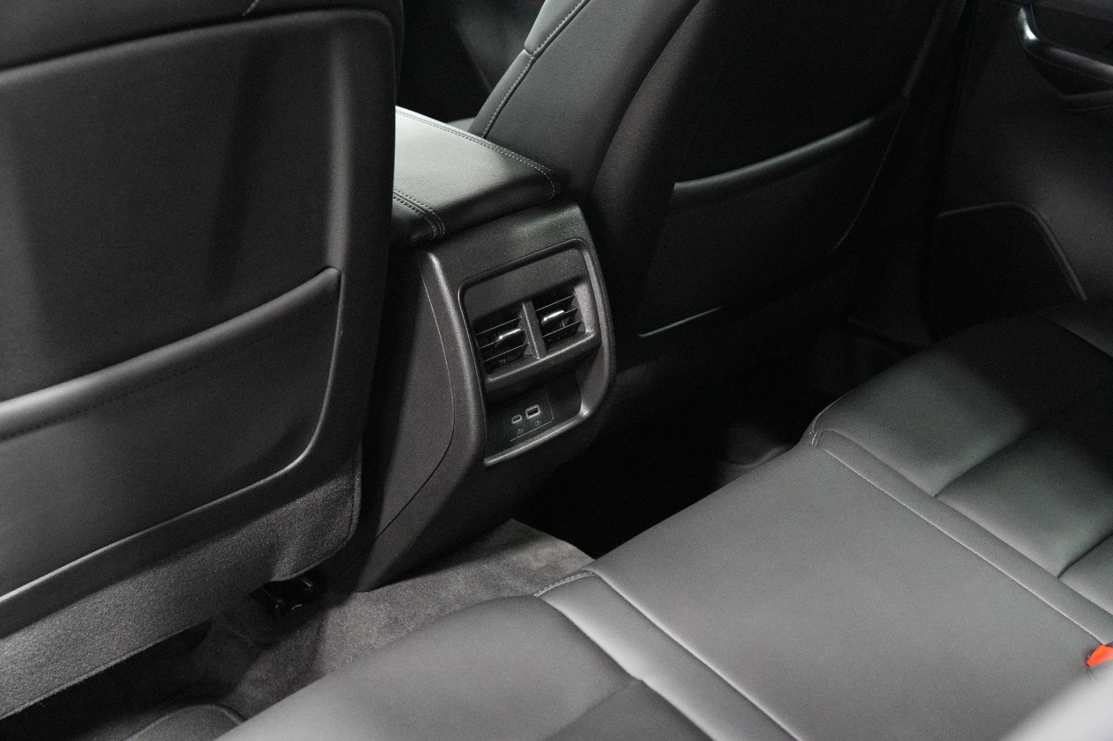 Used 2025 Cadillac XT4 Premium Luxury image 22