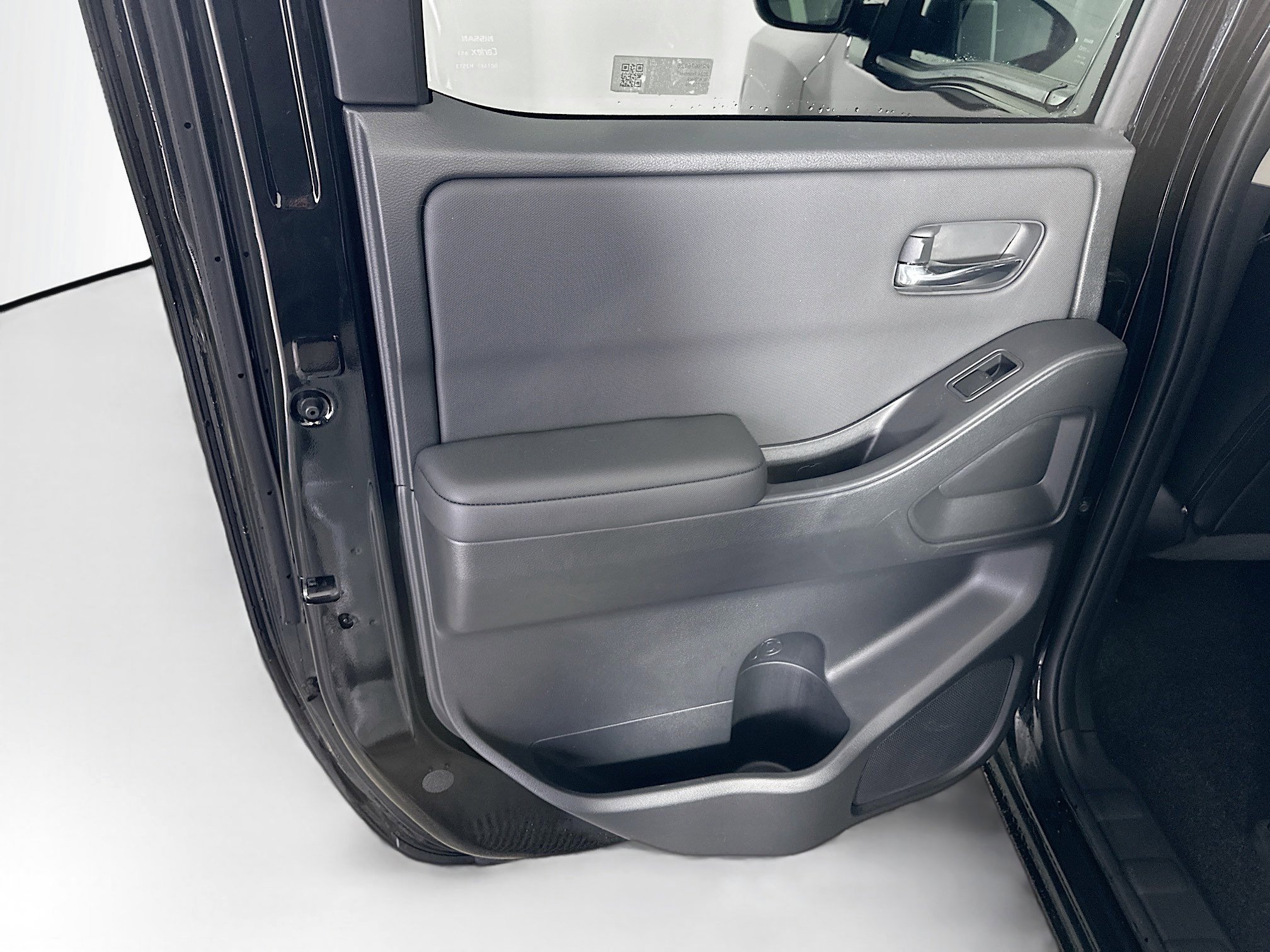 Used 2024 Nissan Frontier SL image 25