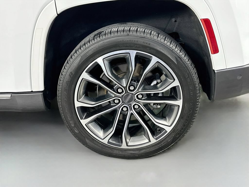 Used 2022 Jeep Grand Wagoneer Series III w/ HD Trailer Tow Package AWD/4WD image 35