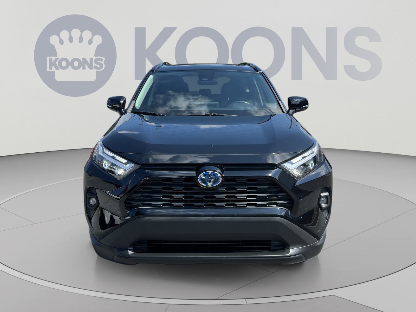 Used 2022 Toyota RAV4 XLE Premium AWD/4WD image 11