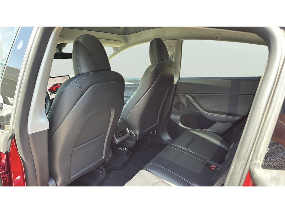 Used 2024 Tesla Model Y Performance AWD/4WD image 13