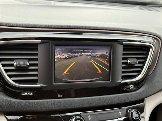 Used 2023 Chrysler Voyager LX image 24