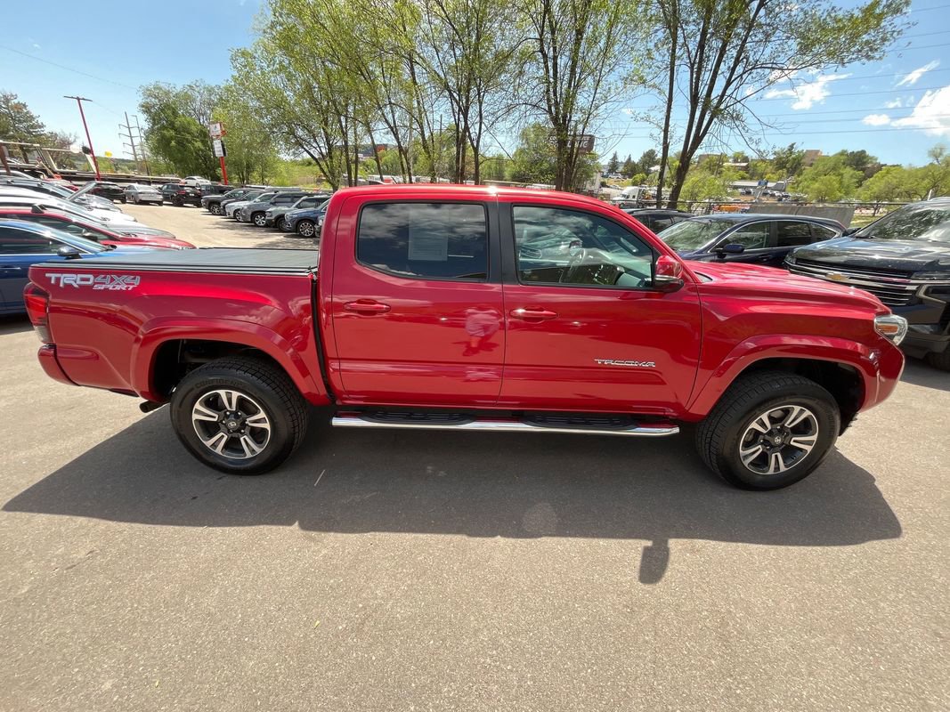 Used 2018 Toyota Tacoma TRD Sport w/ Technology Package AWD/4WD image 8