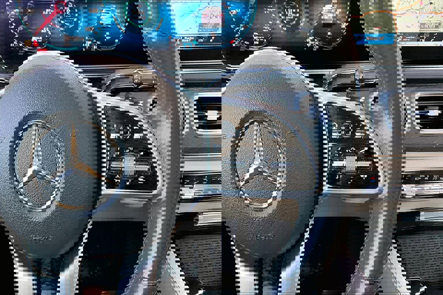 Used 2020 Mercedes-Benz GLE 350 4MATIC image 25