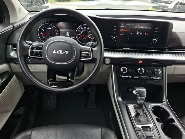 Certified 2023 Kia Carnival LX FWD image 11