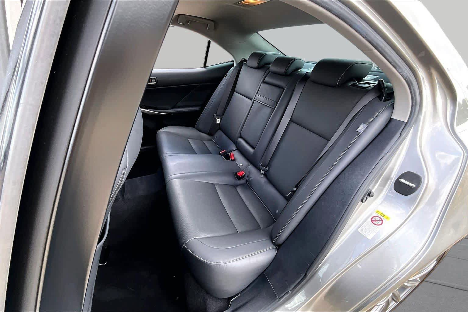 Used 2018 Lexus IS 300 AWD w/ Premium Package image 20