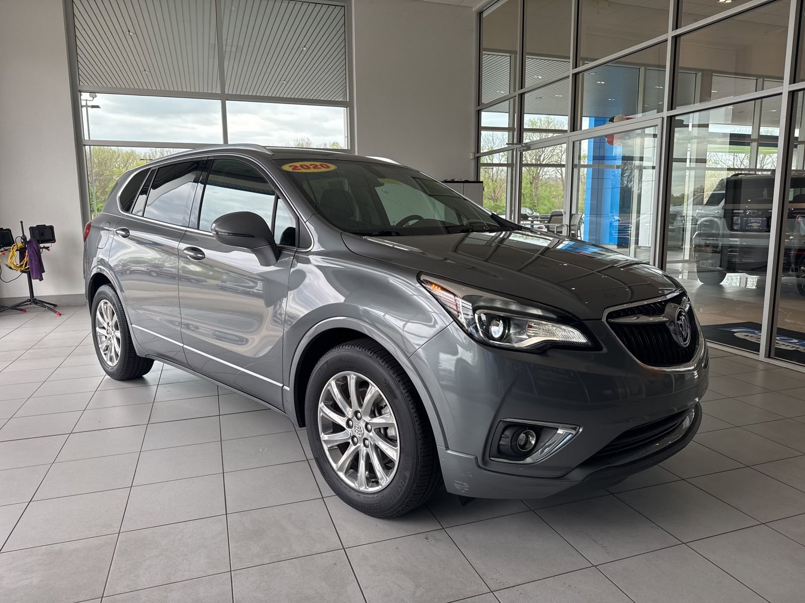 Used 2020 Buick Envision Essence FWD image 3