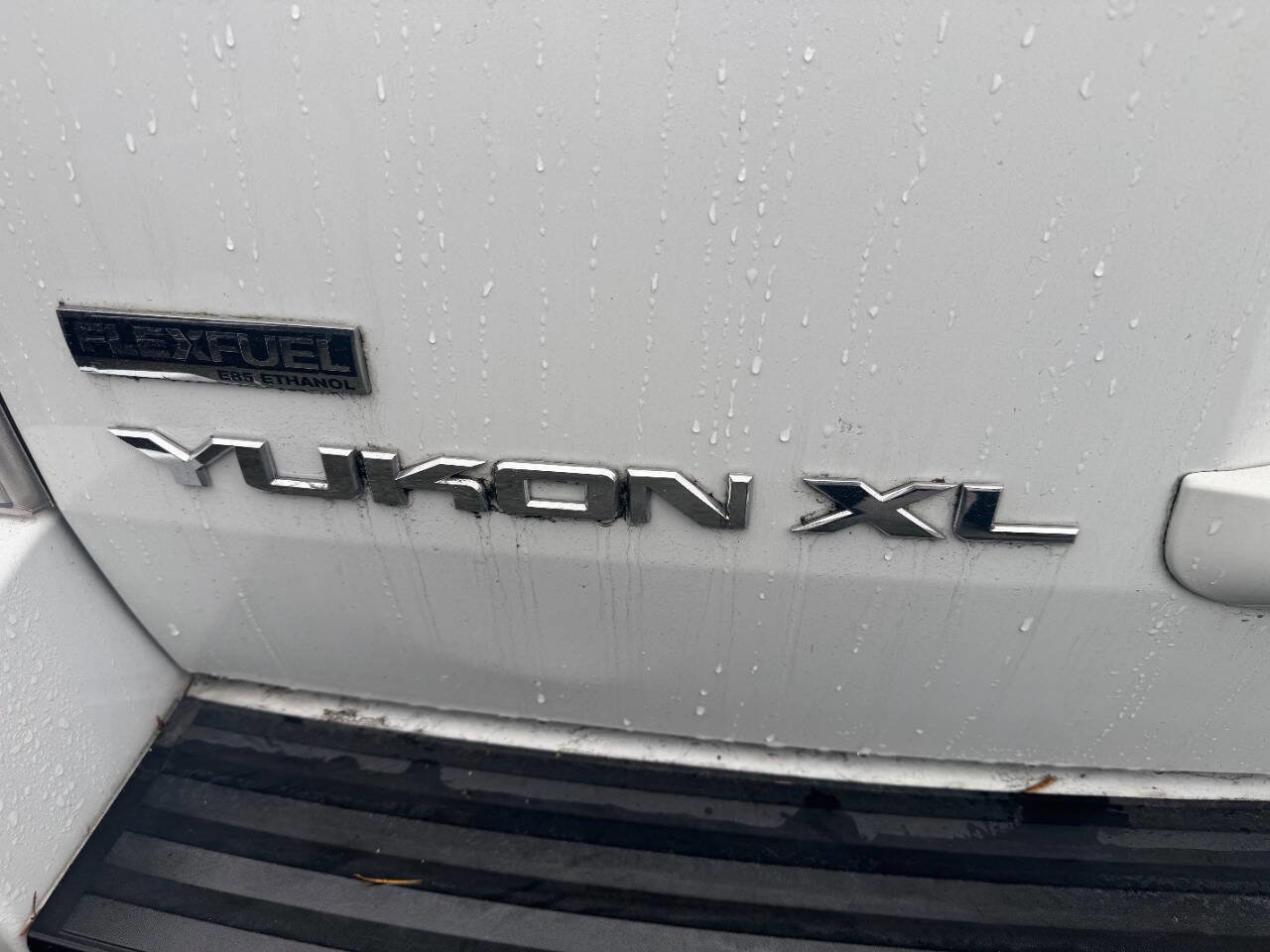 Used 2009 GMC Yukon XL Denali AWD/4WD image 9