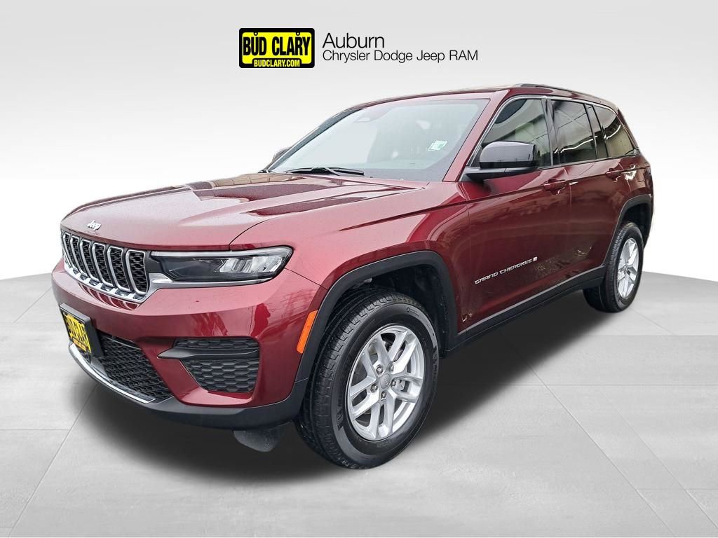 New 2026 Jeep Grand Cherokee Laredo image 1