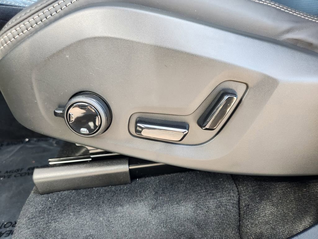 New 2026 Volvo XC90 B6 Ultra w/ Lounge Package image 8