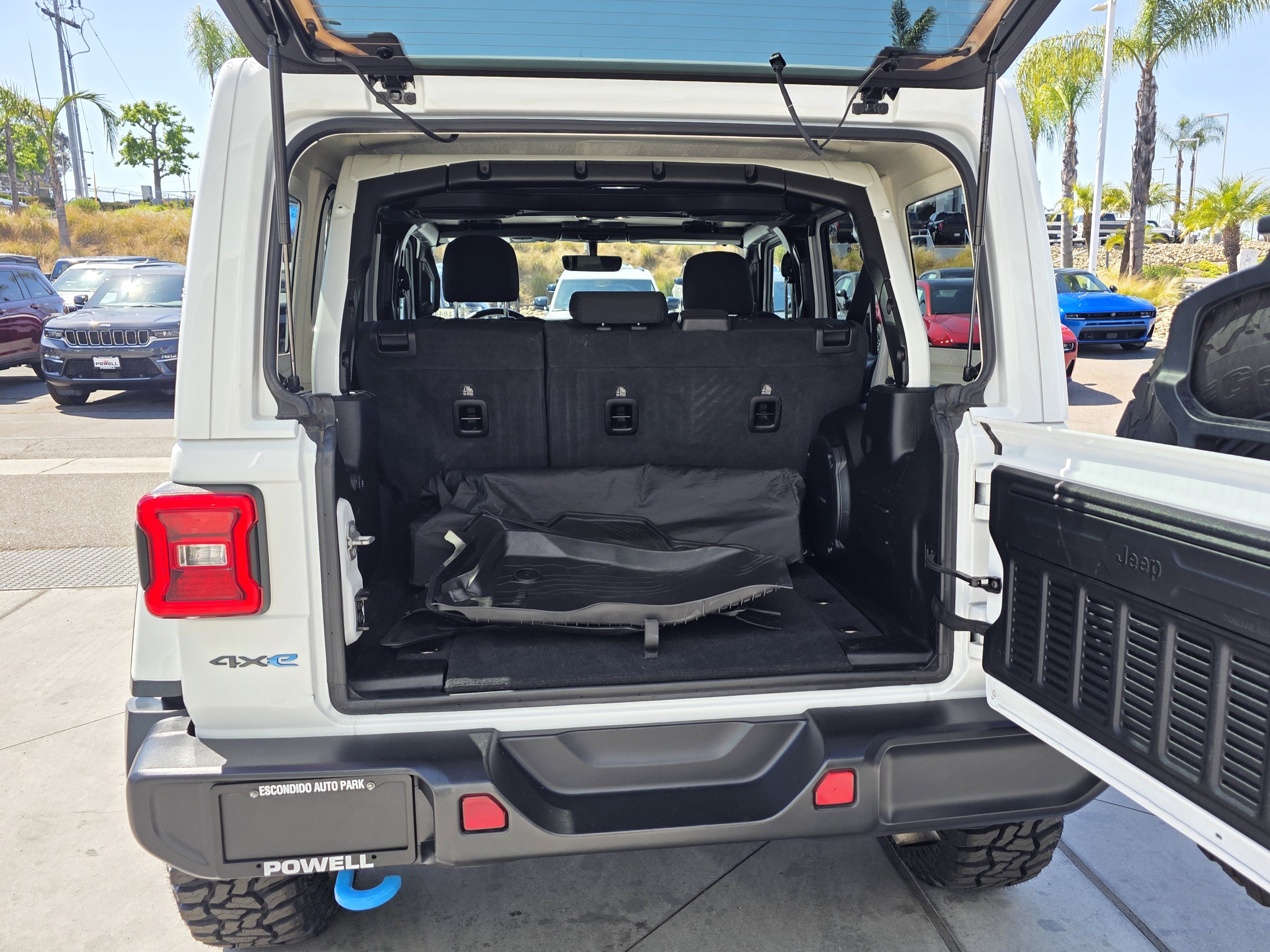 Certified 2022 Jeep Wrangler Unlimited Rubicon 4xe w/ Cold Weather Group AWD/4WD image 20