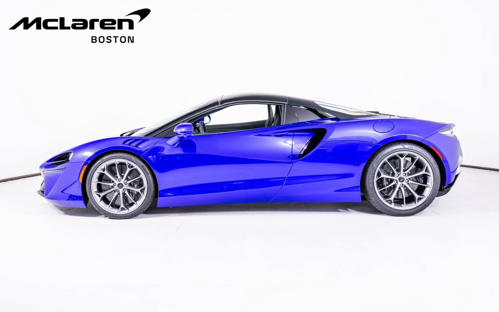 New 2026 McLaren Artura Spider image 3