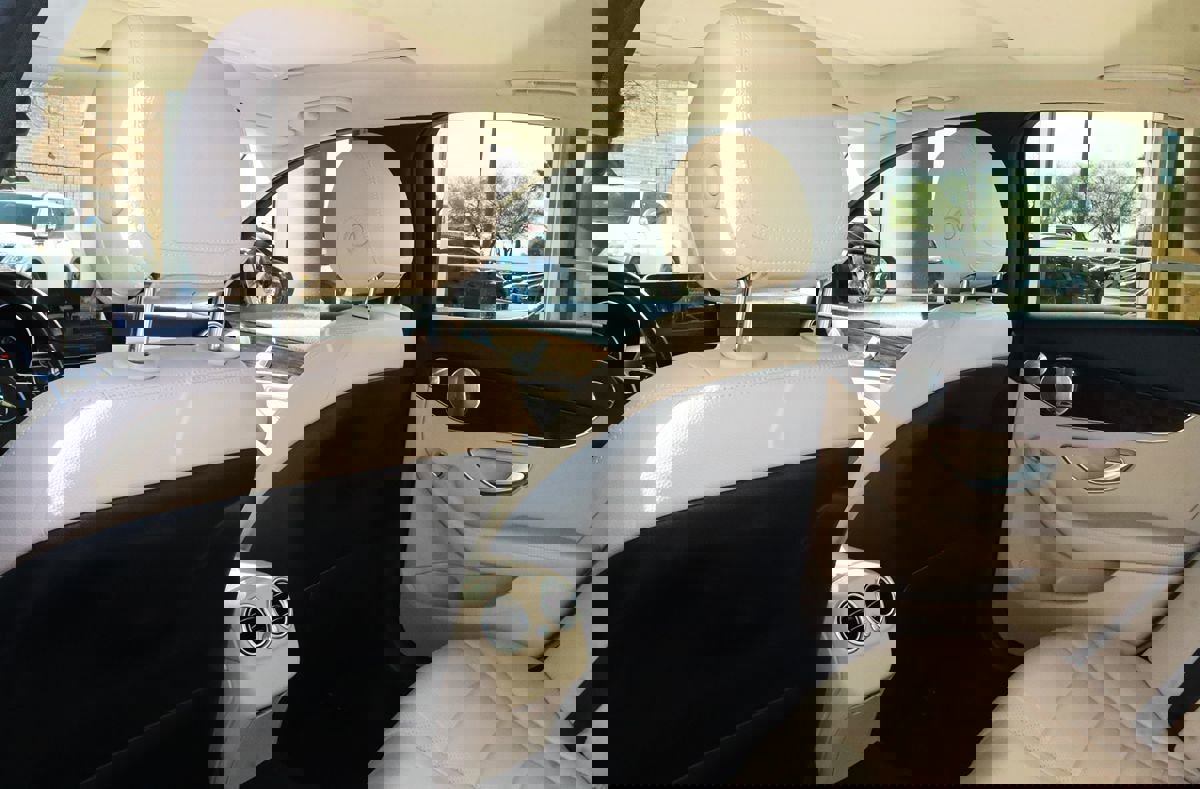 Used 2020 Mercedes-Benz C 300 Sedan w/ Premium Package image 31