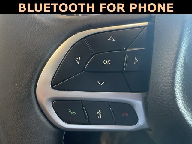 Used 2024 Chrysler Pacifica Touring-L FWD image 16