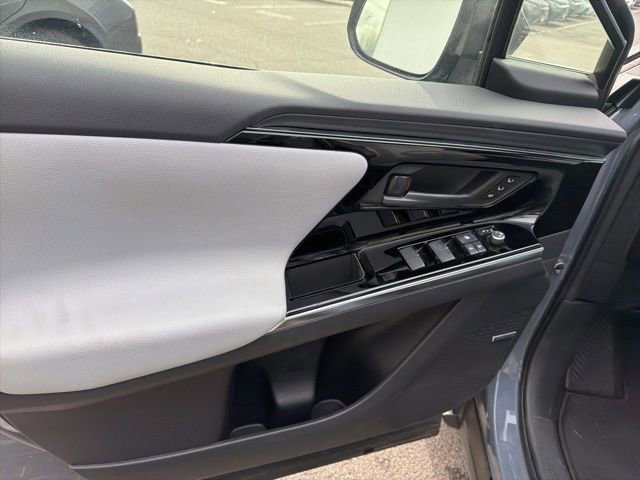 Used 2023 Subaru Solterra AWD image 6
