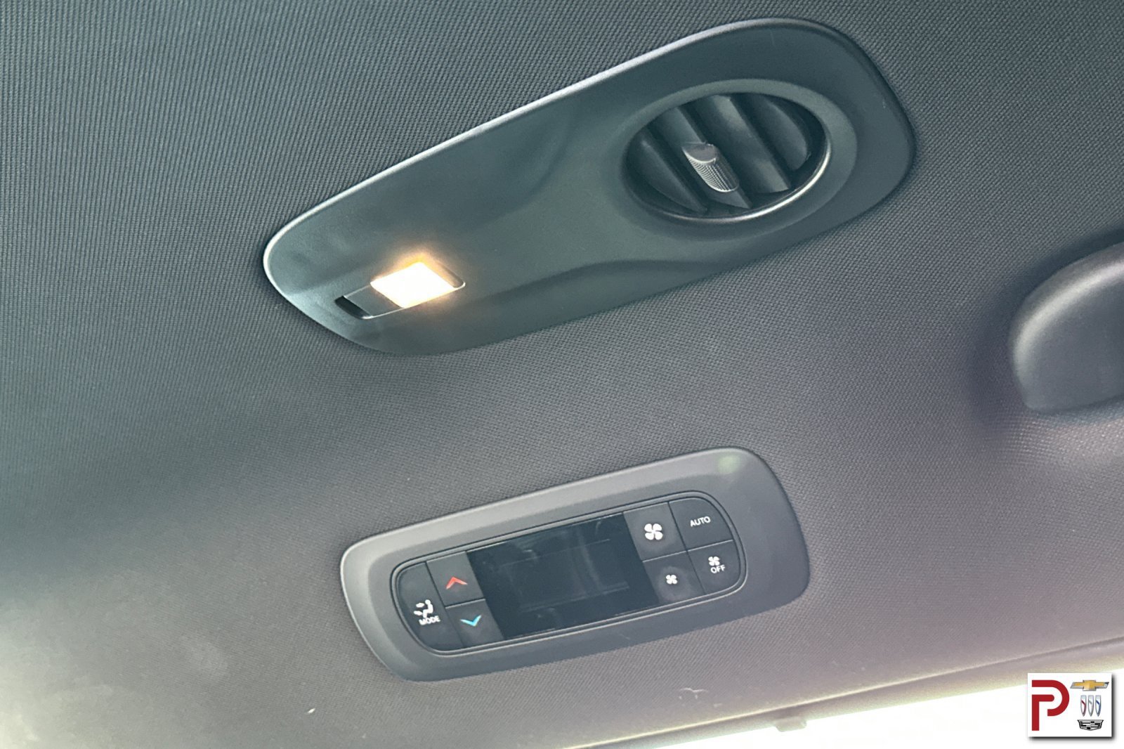 Used 2025 Chrysler Pacifica Select FWD image 14