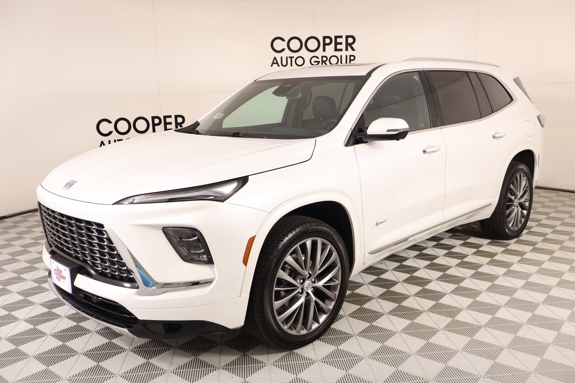 Used 2025 Buick Enclave Avenir FWD image 10