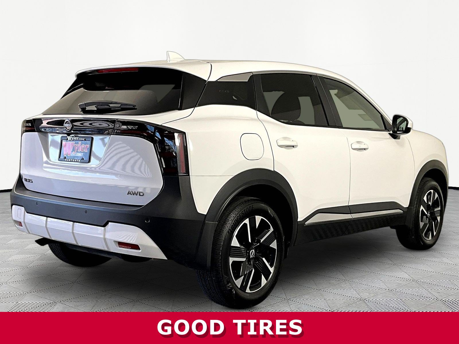 Certified 2025 Nissan Kicks SV AWD/4WD image 6