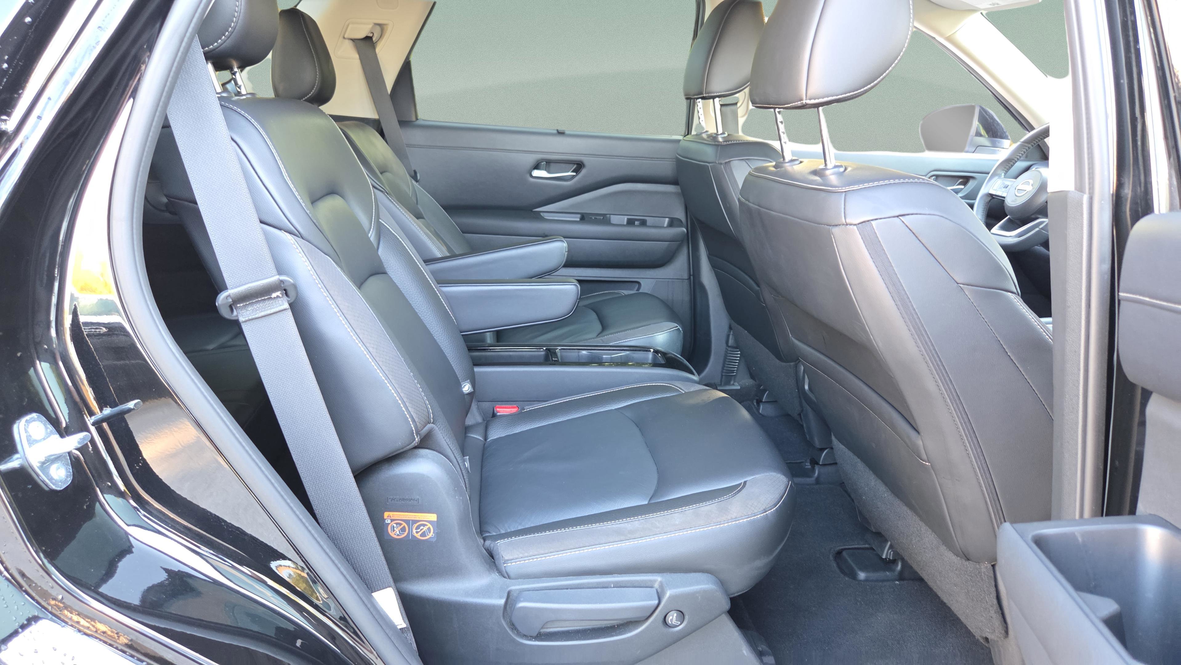 Used 2023 Nissan Pathfinder SL w/ SL Premium Package FWD image 14