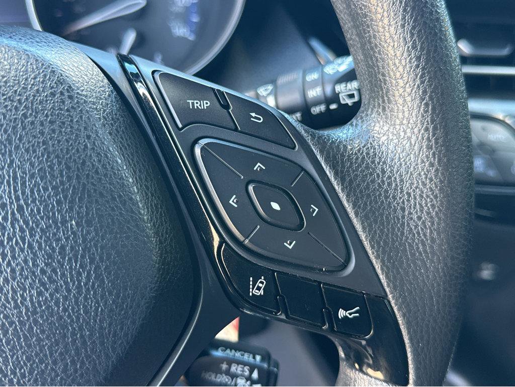 Used 2019 Toyota C-HR LE FWD image 22