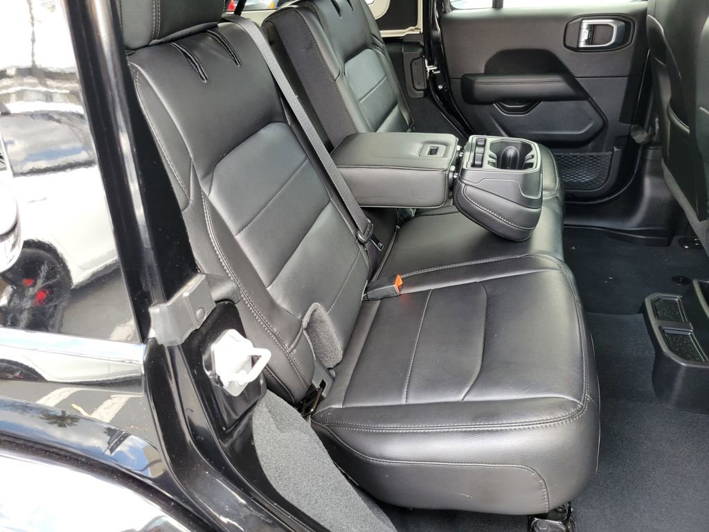 Used 2022 Jeep Wrangler Unlimited Sahara image 20