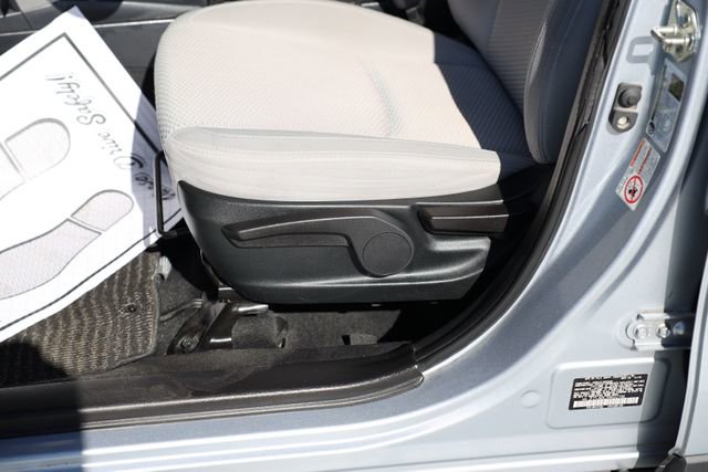 Used 2017 Subaru Forester 2.5i w/ Alloy Wheel Package image 13