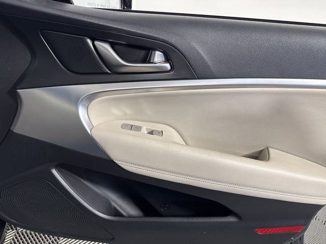 Used 2023 Genesis G70 2.0T image 23