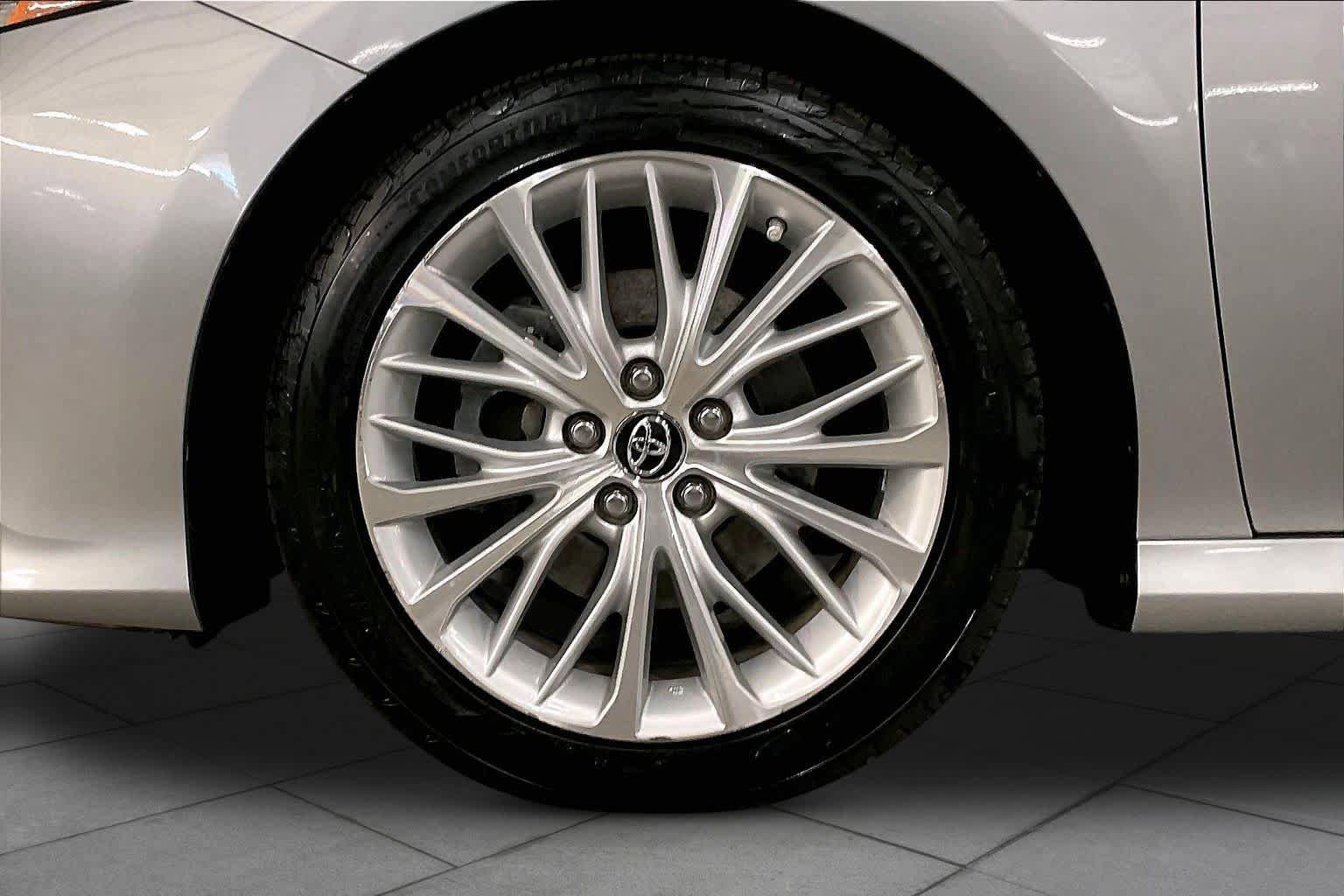 Used 2019 Toyota Camry XLE FWD image 11
