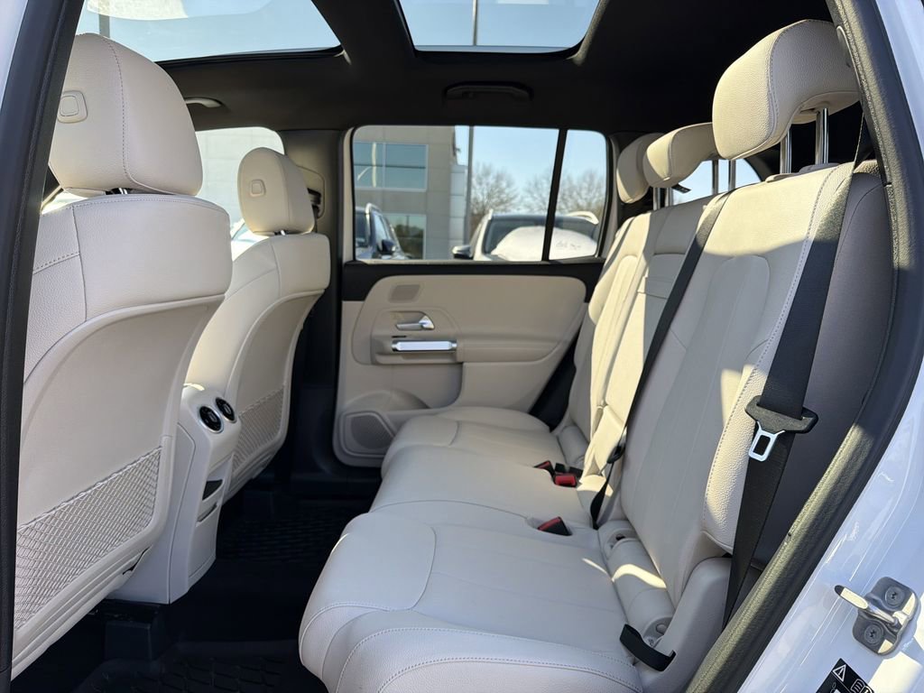 New 2025 Mercedes-Benz GLB 250 4MATIC image 14