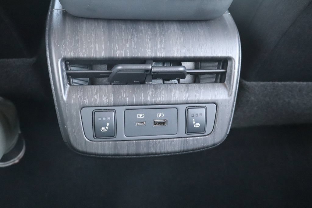 Used 2024 Nissan Ariya FWD image 31