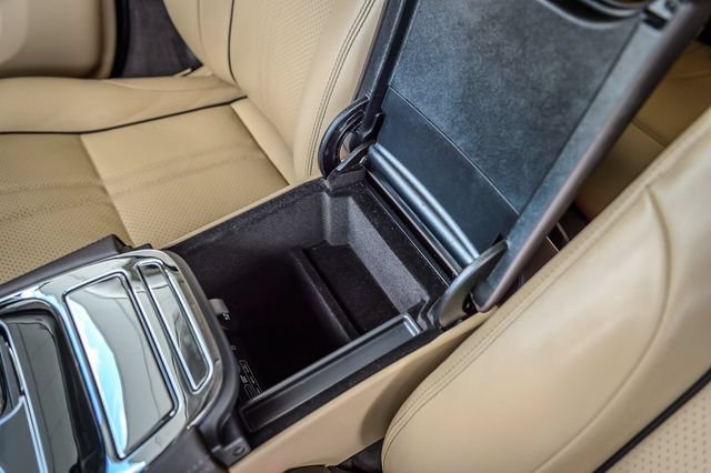 Used 2016 Jaguar XJ R-Sport RWD image 46