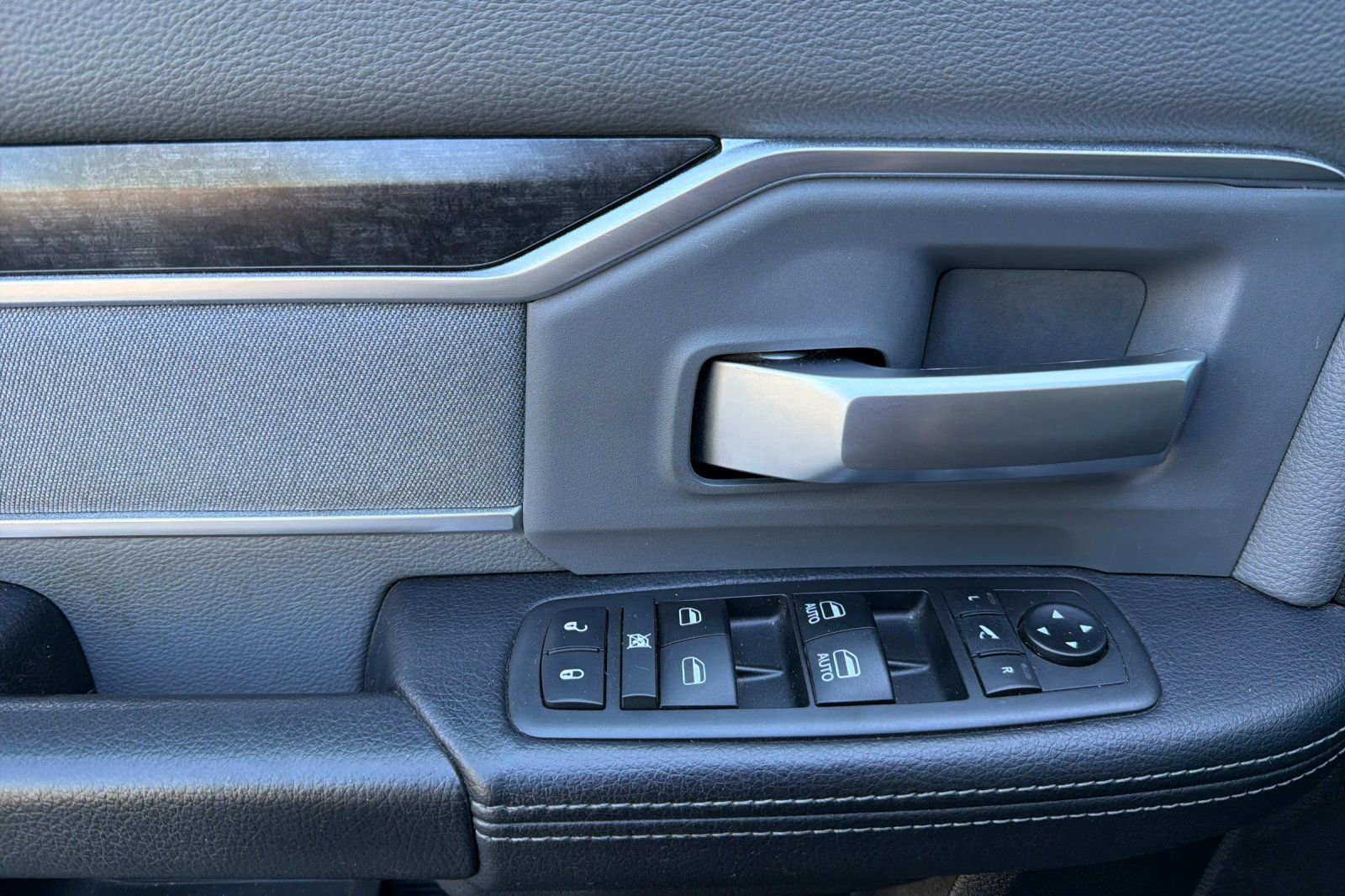 Used 2019 RAM 3500 Big Horn AWD/4WD image 11
