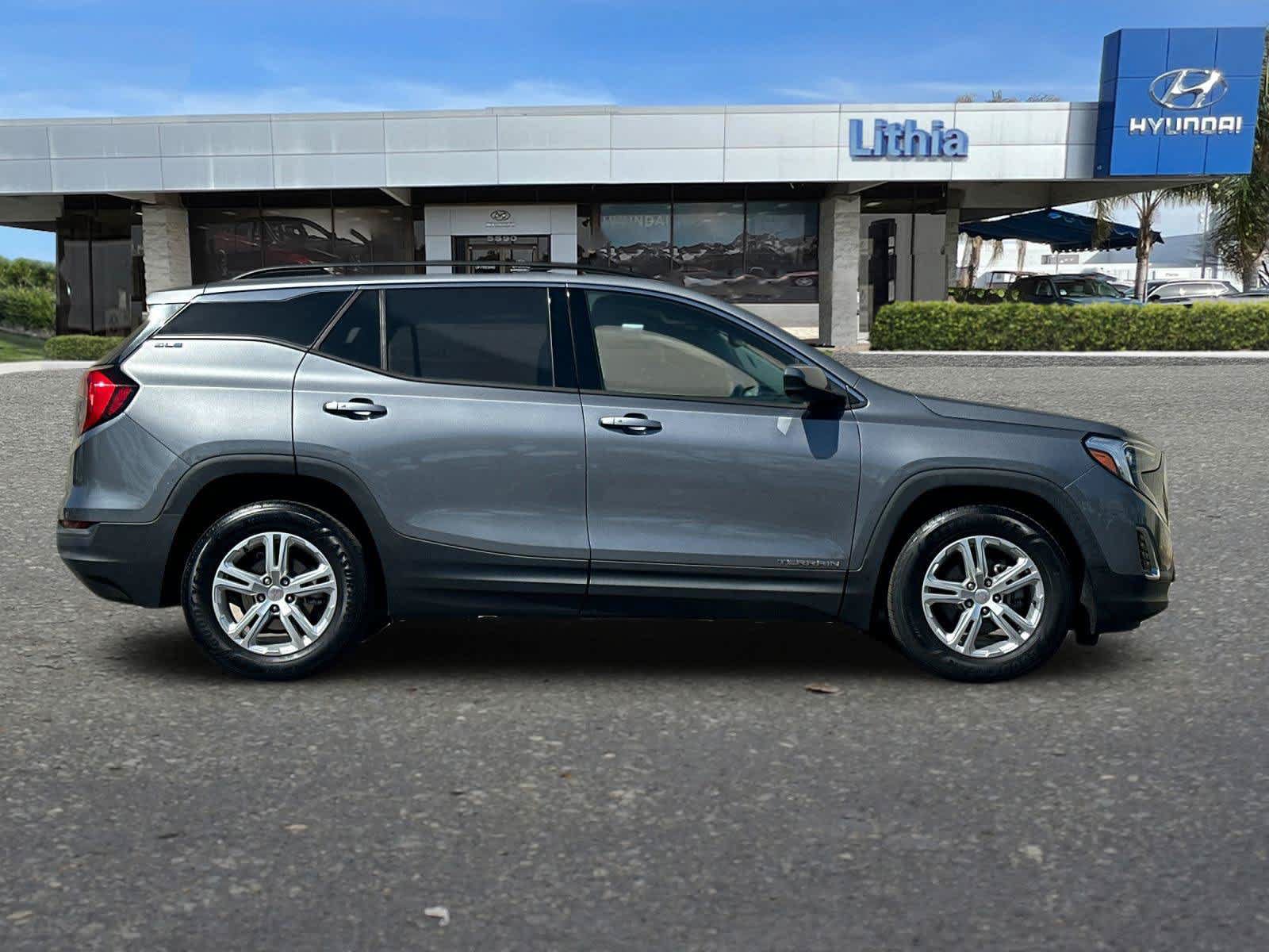 Used 2019 GMC Terrain SLE w/ Infotainment Package I FWD image 9
