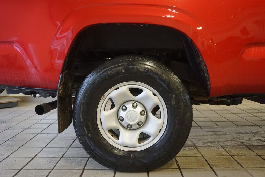 Used 2019 Toyota Tacoma SR AWD/4WD image 18