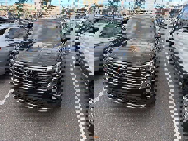 Certified 2024 Volkswagen Atlas SE image 13