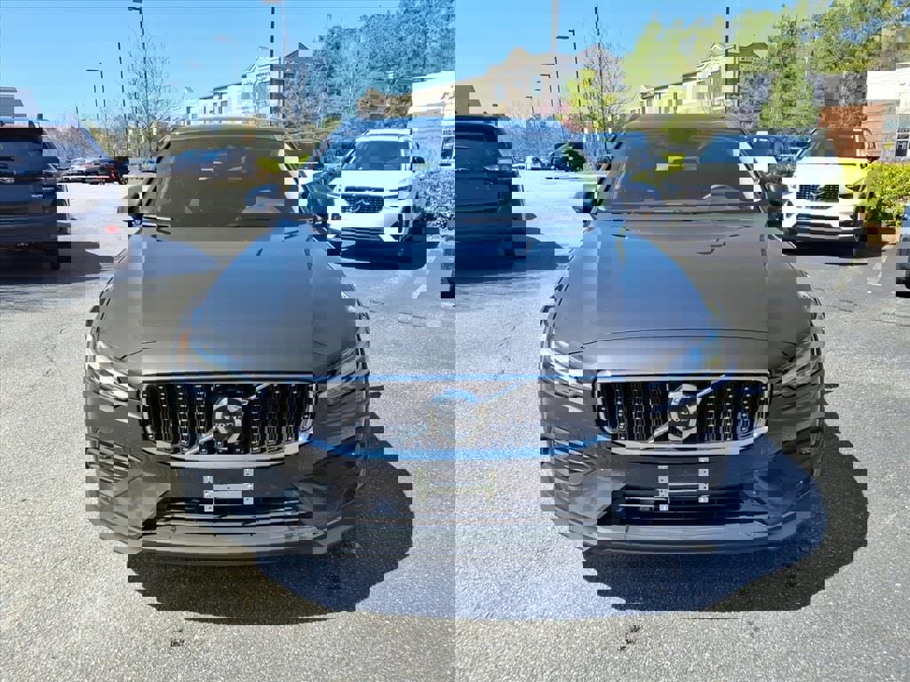 Certified 2025 Volvo V60 B5 Cross Country Plus image 10