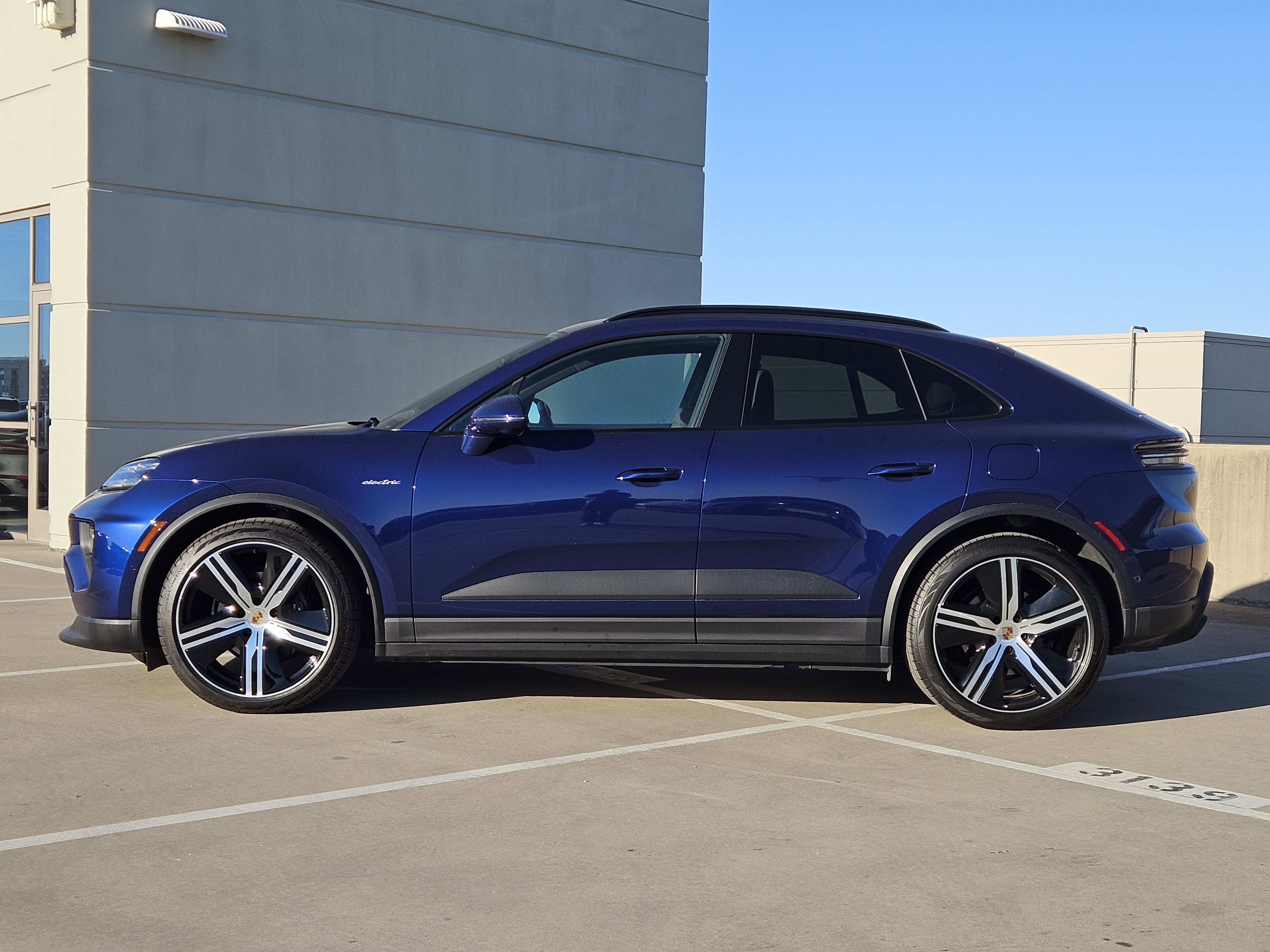 Certified 2024 Porsche Macan 4 Electric image 2