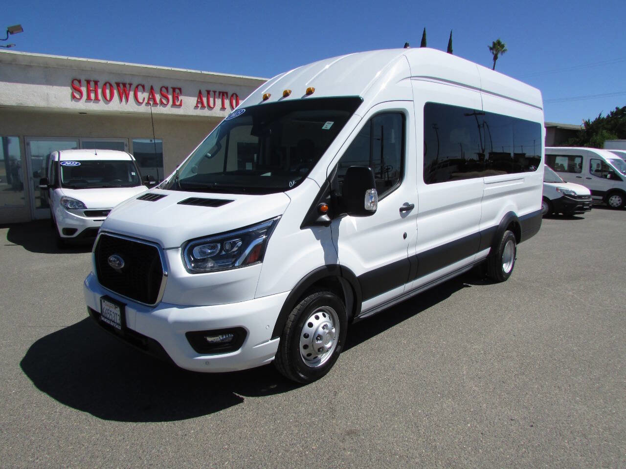 Used 2023 Ford Transit 350 XLT image 4